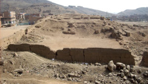 Vista parcial del sitio arqueológico Huaquerones, en la ciudad de Lima, Perú.