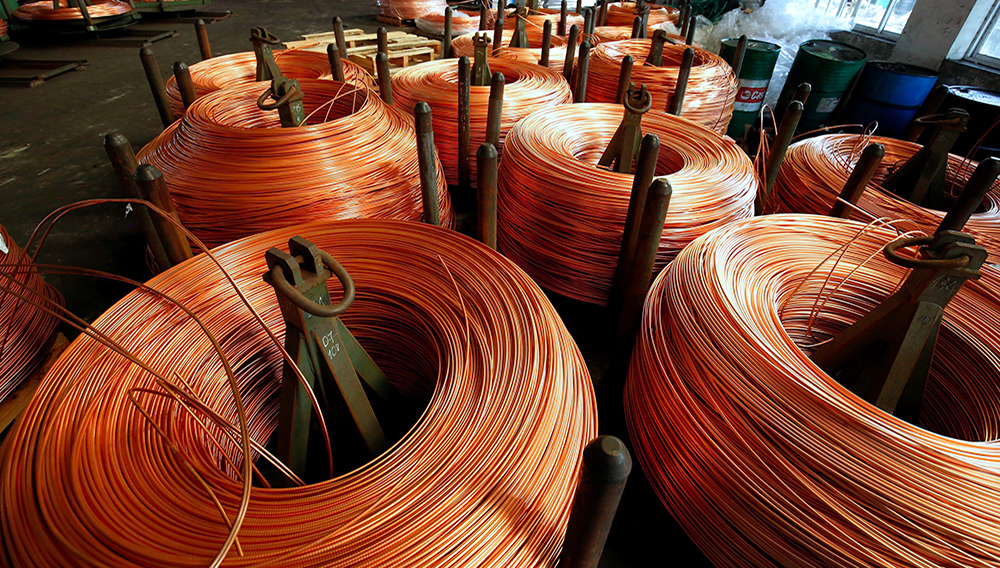 Varas de cobre en la fábrica de cables Truong Phu en la provincia norteña Hai Duong, Vietnam, 11 de agosto de 2017. Imagen de archivo. REUTERS/Kham