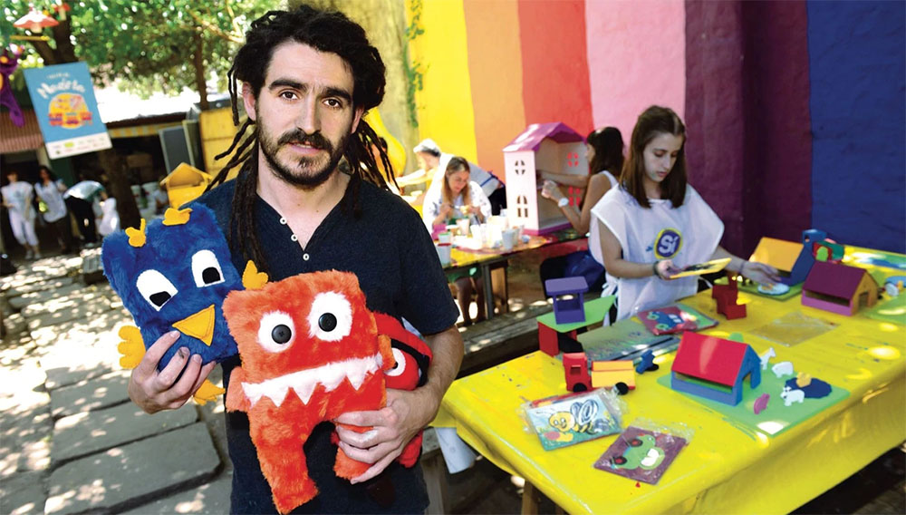 Manuel Lozano, director de la Fundación Sí: "Acá fabricamos juguetes y amor". Infobae.com