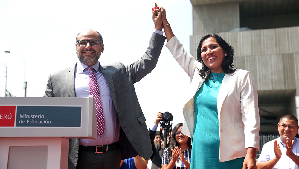Ministra de Educación de Perú, Flor Pablo Medina, involucrada en un grave caso de distribución de material educativo para escuelas públicas con alto contenido sexual.