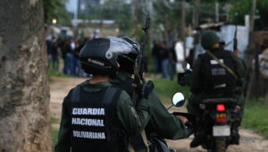 La GNB patrulla los pueblos fronterizos con Colombia. | Venepress