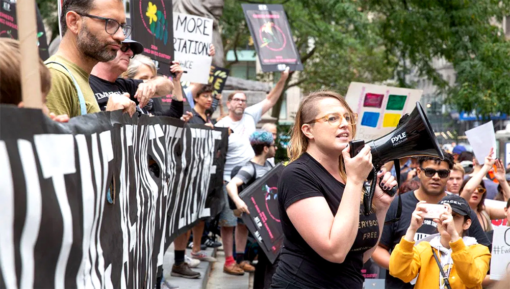 Protestors in front of the New York Public Library rally against ICE. | Photo: Daniel William McKnight
