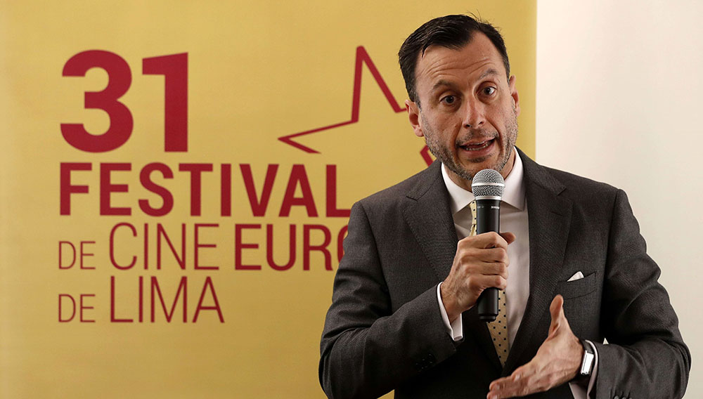 Diego Mellado, embajador de la Unión Europea en Perú, presenta la 31º edición del Festival de Cine Europeo, hoy en Lima. El festival exhibirá del 5 al 21 de noviembre 127 películas de 19 países en 7 ciudades de Perú. EFE/Paolo Aguilar