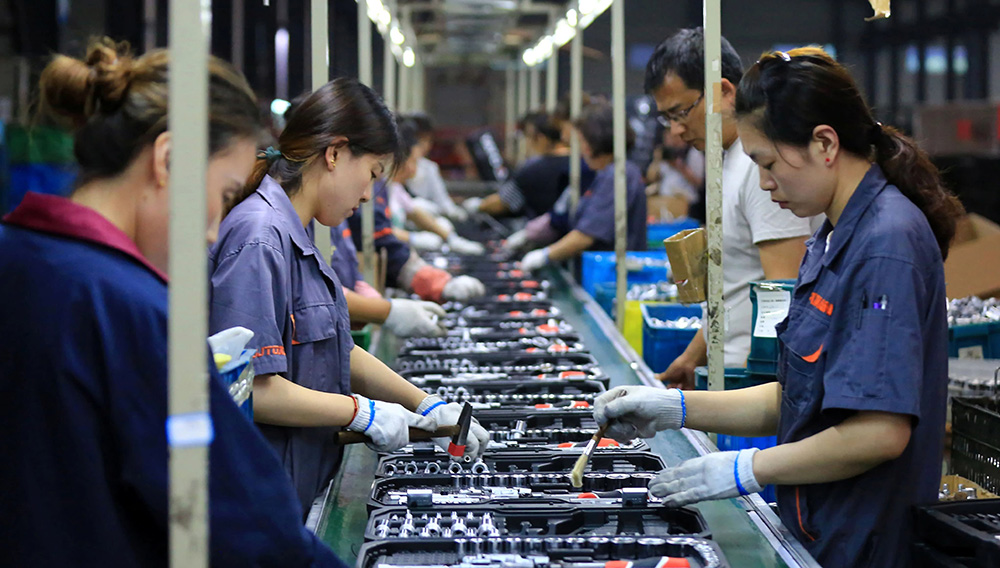 Sluggish domestic and overseas demand has slowed China's manufacturers while a sharp U.S. tariff hike announced in May threatens to crush already-thin profit margins. © Reuters