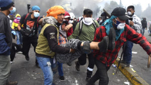 Infobae en Ecuador: las fotos de las violentas protestas en el centro de Quito. (Foto: Franco Fafasuli)