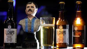 Vista este miércoles de la cerveza artesanal de la marca El Chapo 701, exhibida durante la expo Intermoda que se celebra en la ciudad de Guadalajara, en Jalisco (México). EFE/Francisco Guasco