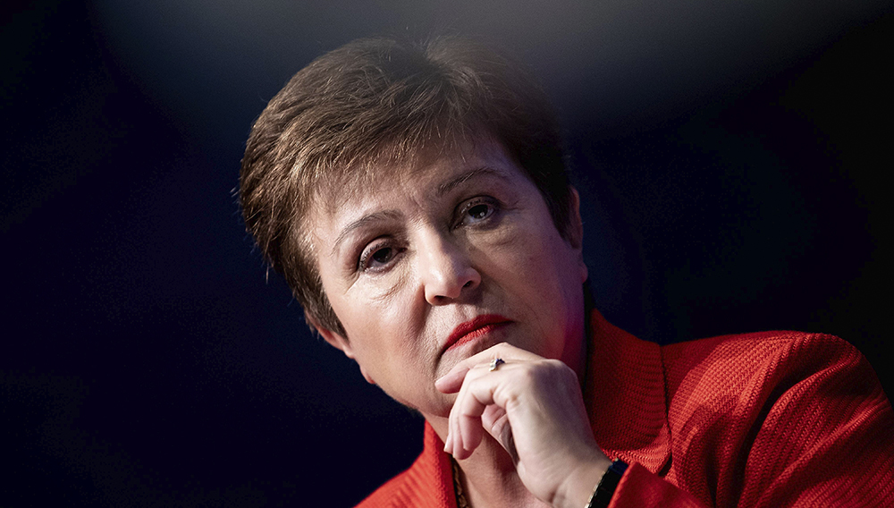 La directora gerente del FMI, Kristalina Georgieva, dijo que es "claro" que la pandemia del coronavirus ha llevado a la economía mundial a una recesión. AFP/Archivos / Brendan Smialowski