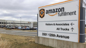 The Amazon Fulfillment Center parking lot is full in Kenosha, Wisconsin, USA. EFE/EPA/Tannen Maury/File