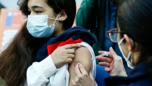 Vacunación escolar contra el Covid-19 en niños y niñas de 6 a 11 años. | Ministerio de Salud de Chile (Flickr)