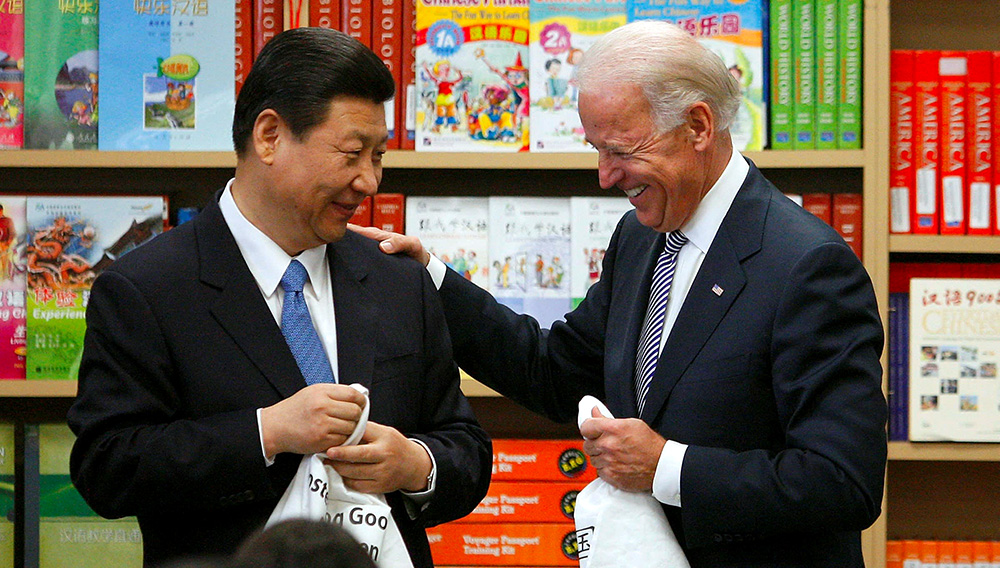 Xi Jinping and Joe Biden met in Los Angeles in 2012 when both were vice-presidents of their respective countries © David McNew/Reuters