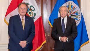 From left to right: Harold Forsyth, Ambassador, Permanent Representative of Peru to the OAS; Luis Almagro, OAS Secretary General. Washington DC. Credit: Juan Manuel Herrera/OAS