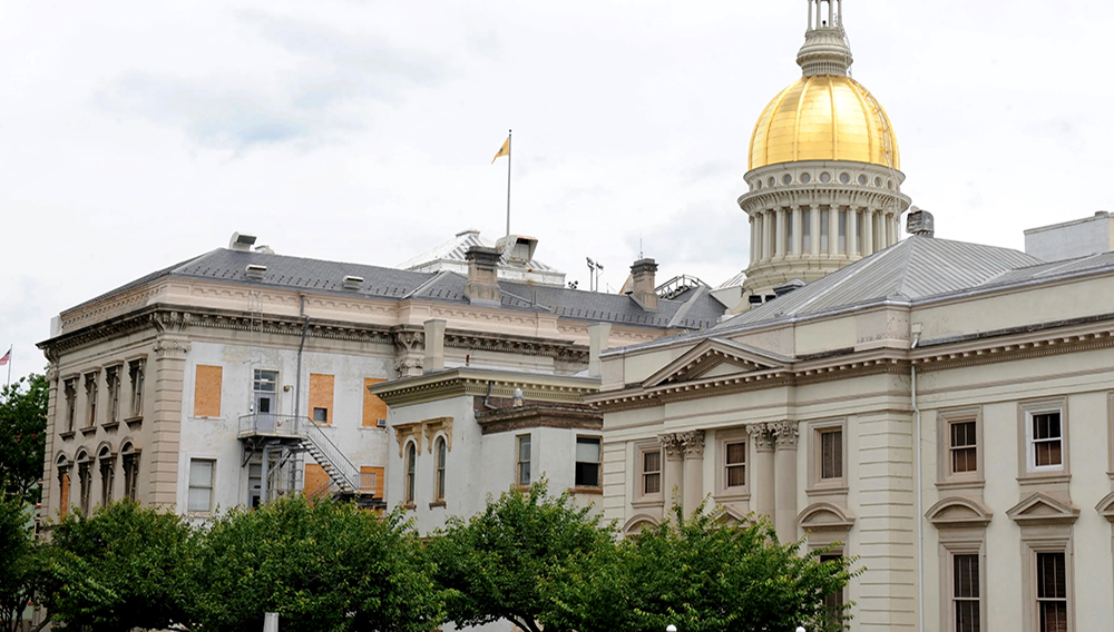 The New Jersey Statehouse in Trenton. | Photo: Kevin B. Sanders for Observer.