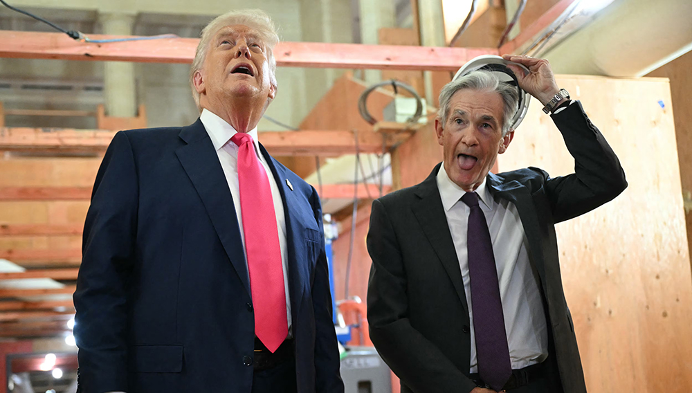 Federal Reserve Chair Jerome Powell sticking his tongue out. | Photo: Andrew Caballero-Reynolds/AFP/Getty Images