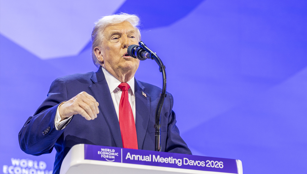 Special Address by Donald J. Trump, President of the United States of America session with Børge Brende, President and CEO, World Economic Forum, Switzerland; Donald J. Trump, President of the United States of America; Laurence Fink, Chair and CEO, BlackRock; Interim Co-Chair, World Economic Forum, BlackRock, USA; at the World Economic Forum Annual Meeting 2026 in Davos-Klosters, Switzerland, on 21/1/2026 from 14:30 to 15:15 in the Congress Centre – Congress Hall (Zone C), Plenary. (special address/usa). ©2026 World Economic Forum / Benedikt von Loebell